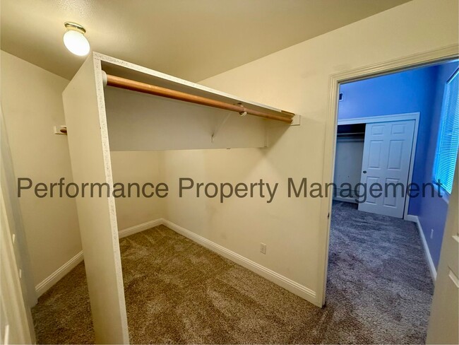 Building Photo - Stunning 4 Bed/2 Bath Riverlakes Home w/ Solar & $0 Deposit Option