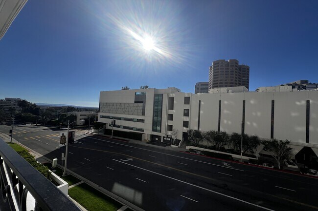 Building Photo - 10390 Wilshire Blvd
