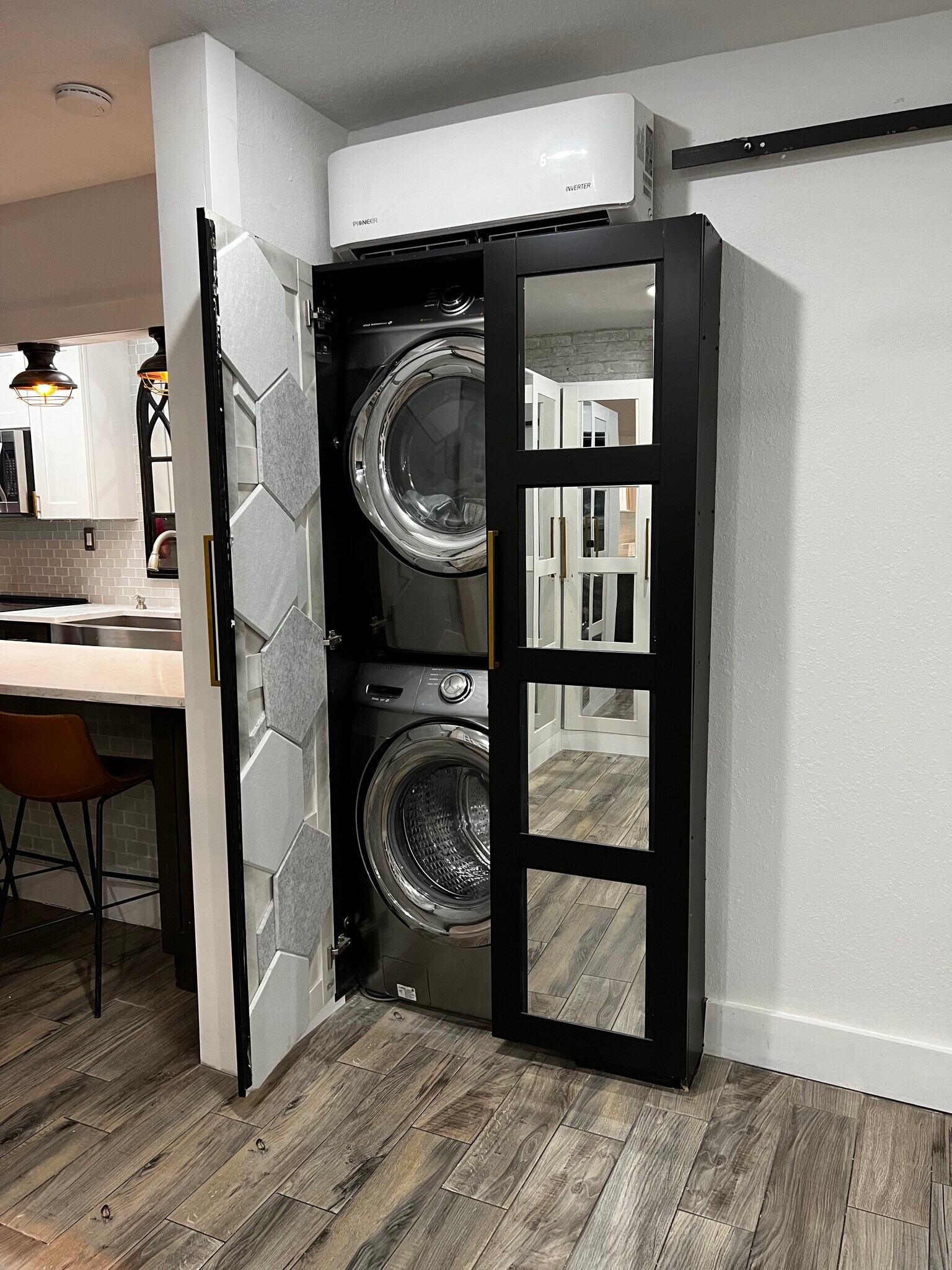 Full Size washer/dryer - 1301 S Howard Ave