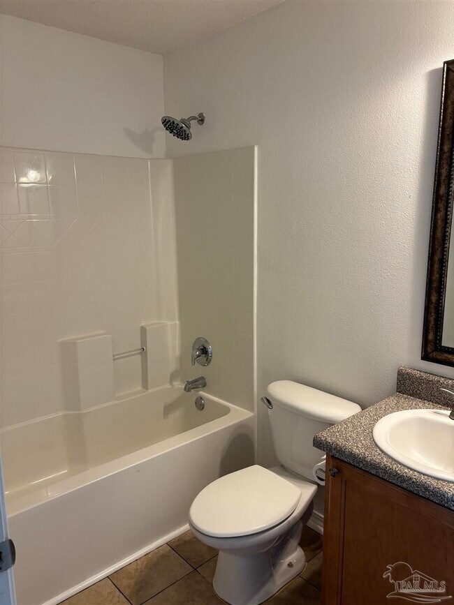Building Photo - 2423 Flintstone Dr