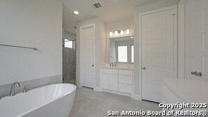 Building Photo - 314 Sanders Crk