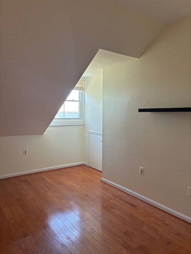 Building Photo - 1 Bedroom Waterfront Condo in Historic Downtown Havre de Grace