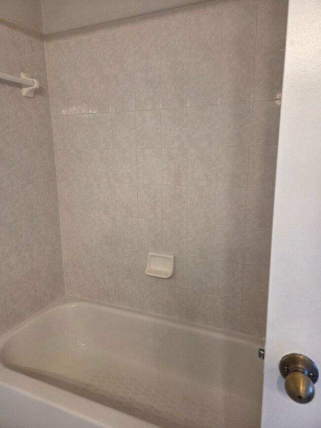 Building Photo - 682 Green Valley Rd