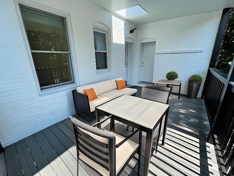 Building Photo - 14 Mount Hood Rd