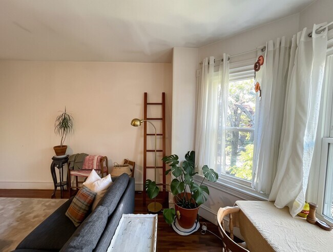 Building Photo - 234 S 44th St