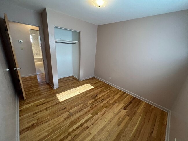 Building Photo - 3 Bed 2 Bath House with Attached 2 Car Garage & Trailer Parking