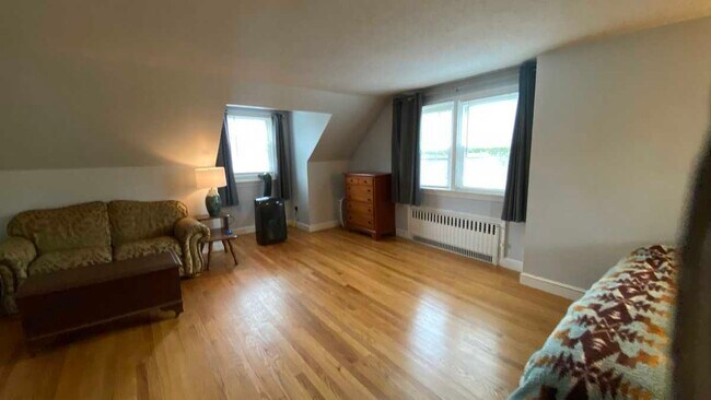 Building Photo - 72 Holyoke St