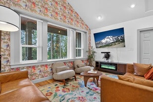 Building Photo - 26731 Lake Fenwick Rd S