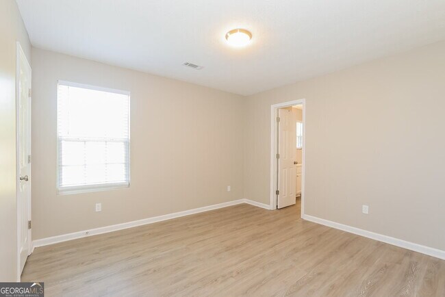 Building Photo - 1052 Navaho Trail