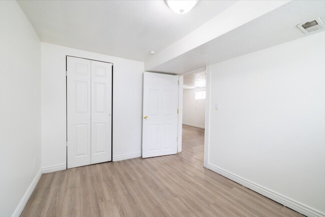 Building Photo - 174 7th St