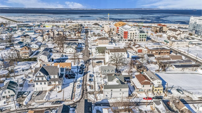 Building Photo - 56 Highland Ave