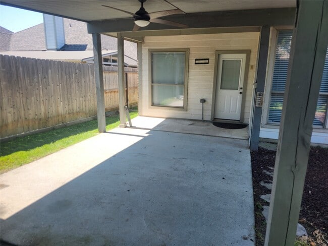 Building Photo - 28510 Rustic Pines Ct