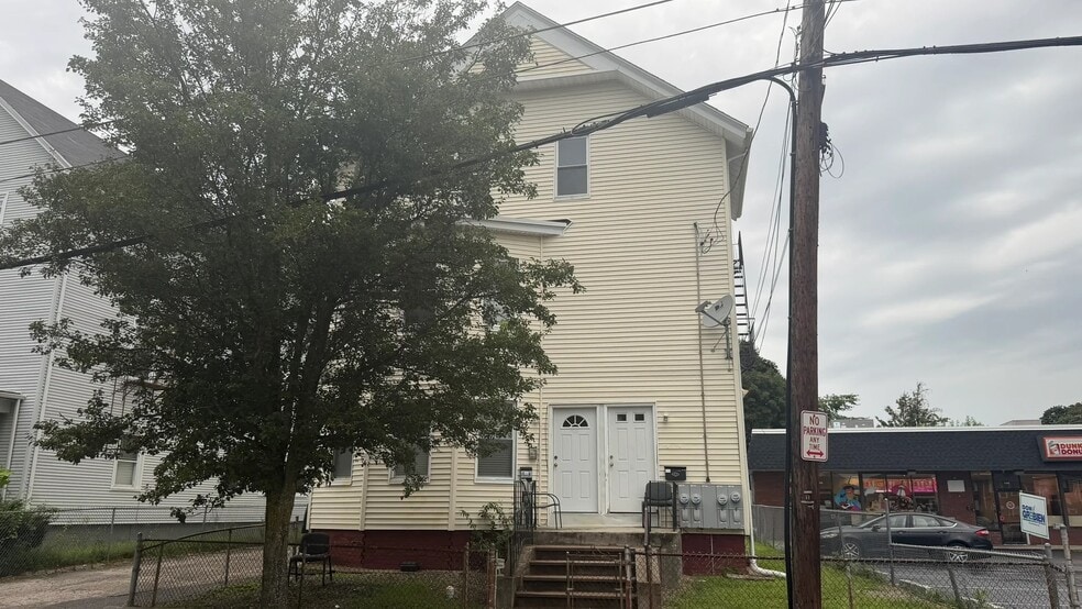 Building Photo - 188 Division St