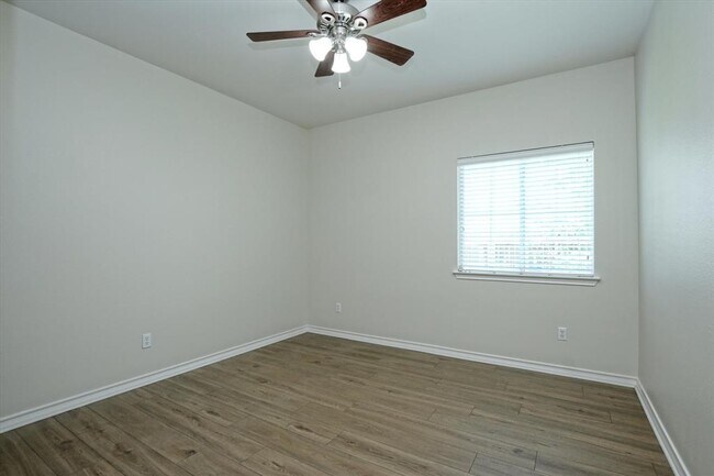Building Photo - 16612 Barrhead Cove