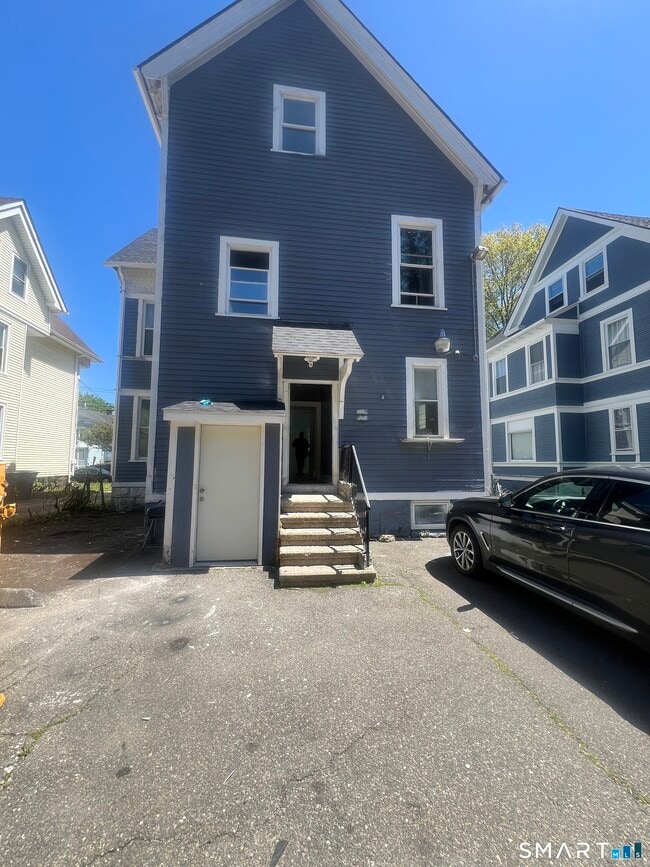 Building Photo - 220 Sherman Ave