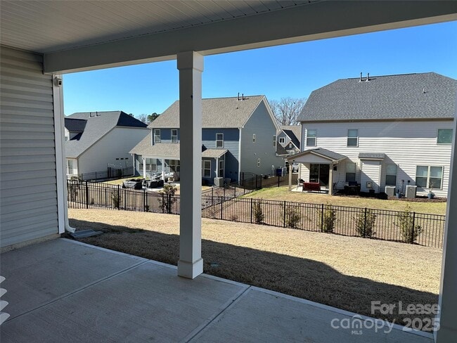 Building Photo - 7681 Tanglewood Wy