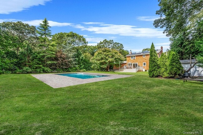 Building Photo - 19 Pine Tree Ln