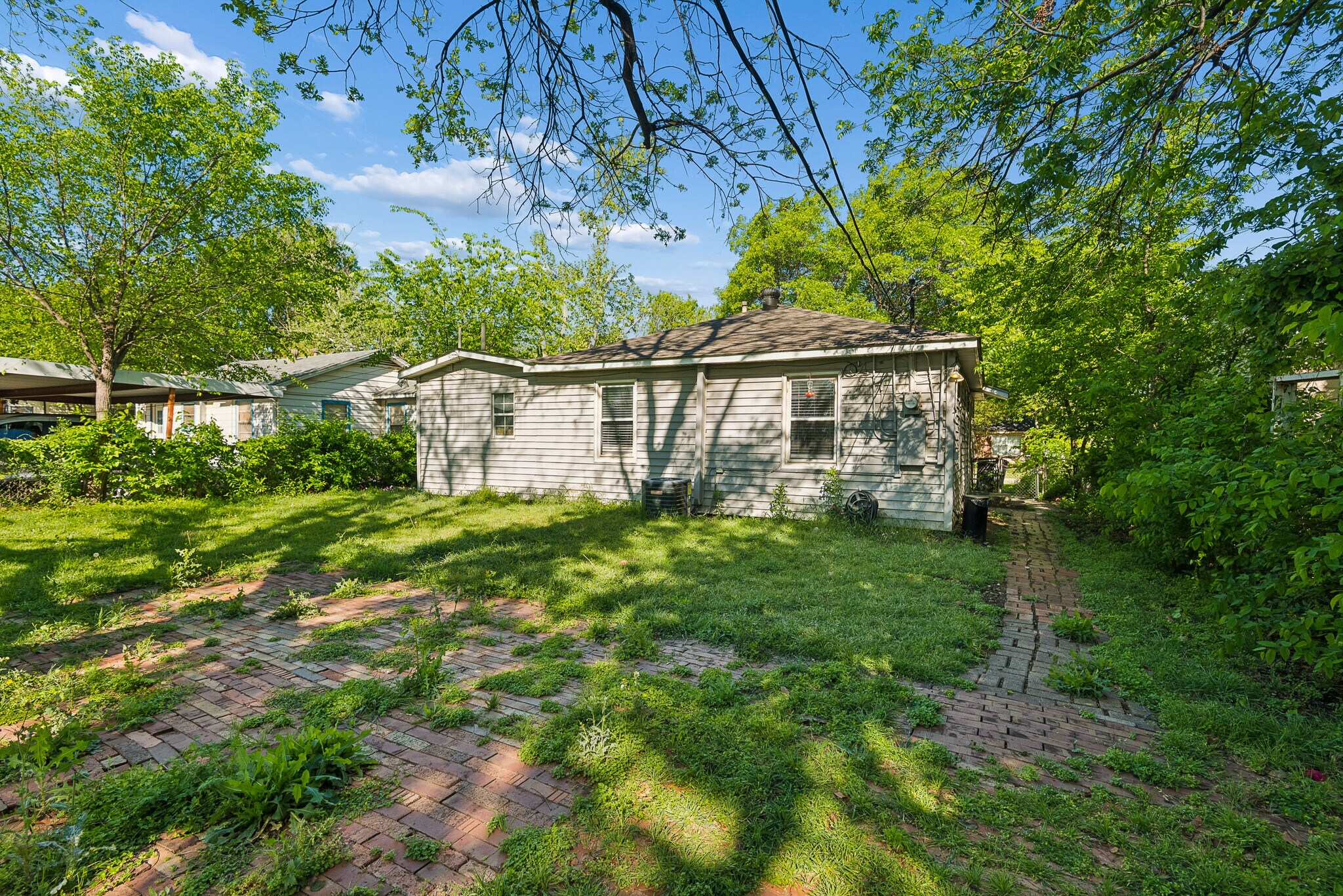 Building Photo - 2821 S Hills Ave