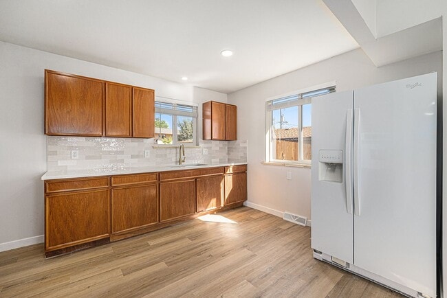 Building Photo - Spacious 6-Bed 3-Bath Home in Federal Heights/Denver