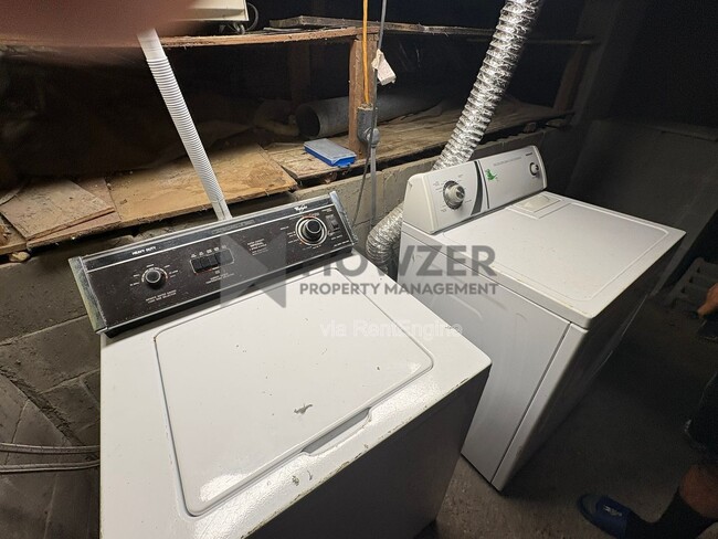 Building Photo - 4 Short Way