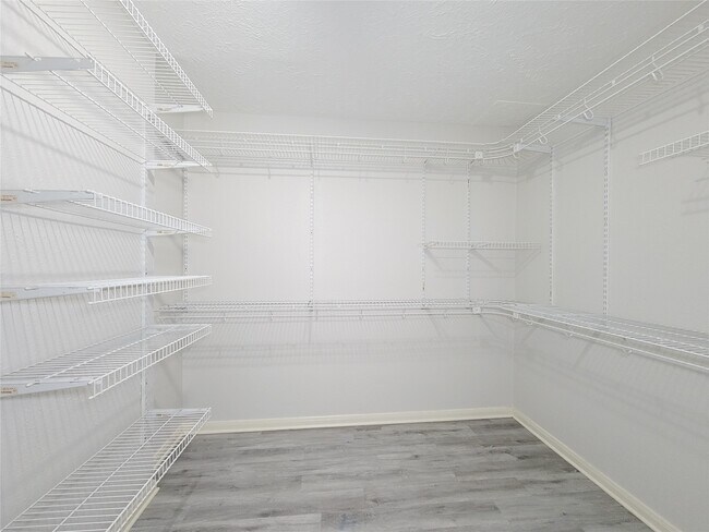 Building Photo - 3610 Honey Creek Dr