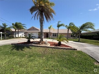 Building Photo - 13 Cloverdale Ct S