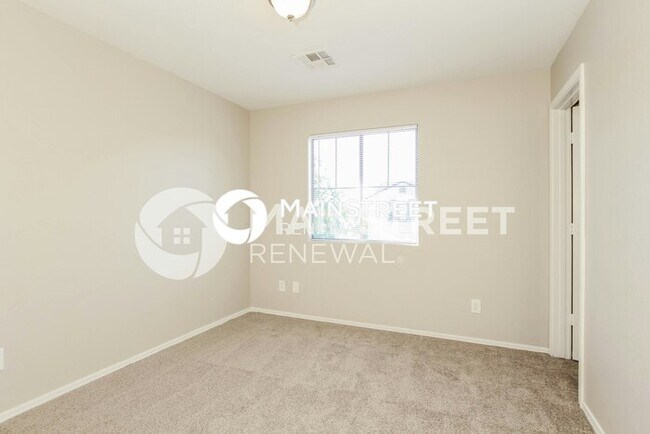 Building Photo - 6 Bedroom Pet-Friendly Home in Tolleson, AZ with Main Street Renewal