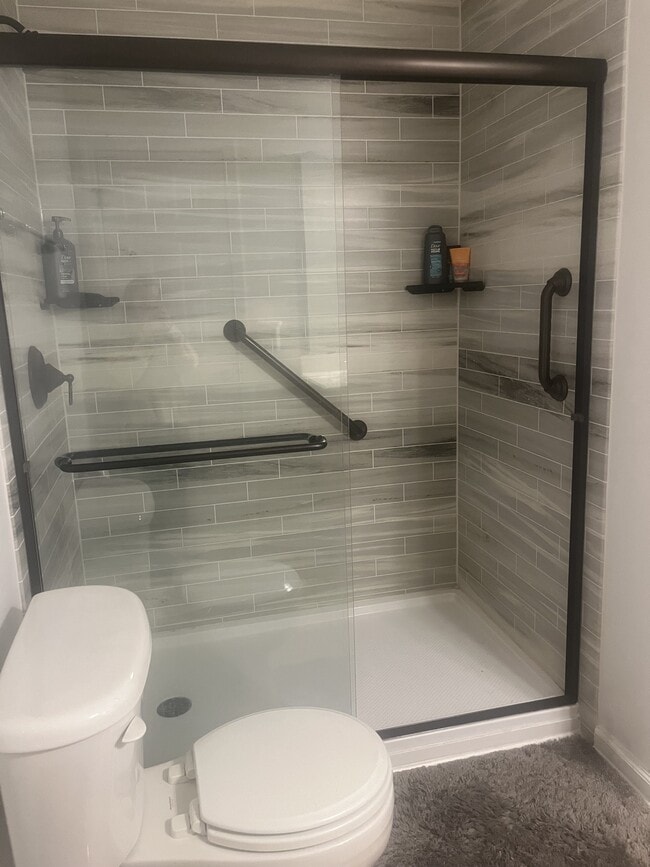 Building Photo - 343 Briarbend Rd