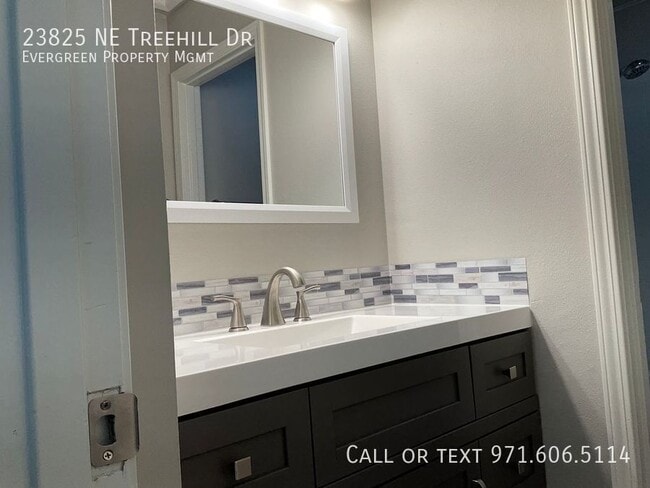 Building Photo - 23825 NE Treehill Dr
