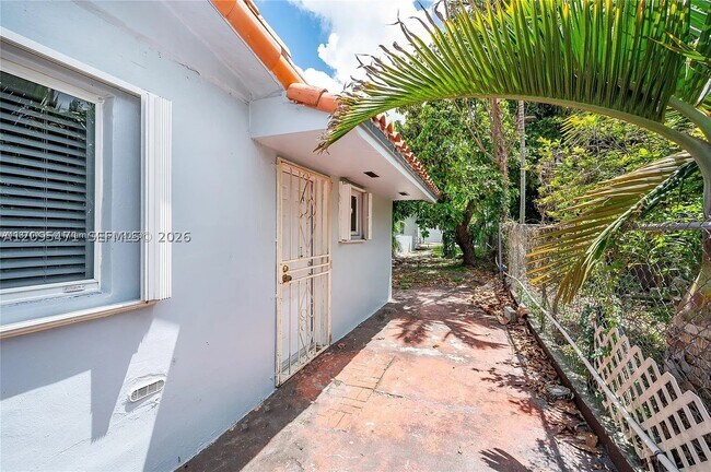 Building Photo - 11950 SW 182nd Terrace