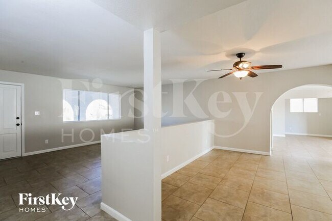 Building Photo - 9605 N 43rd Ln