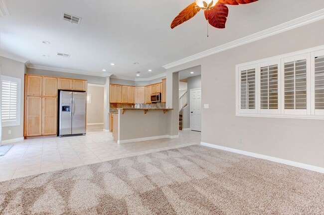 Building Photo - 809 Royal Birch Ln