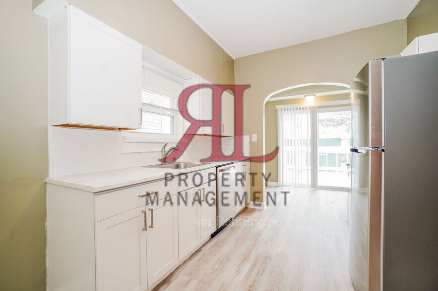 Building Photo - 550 Hanford St