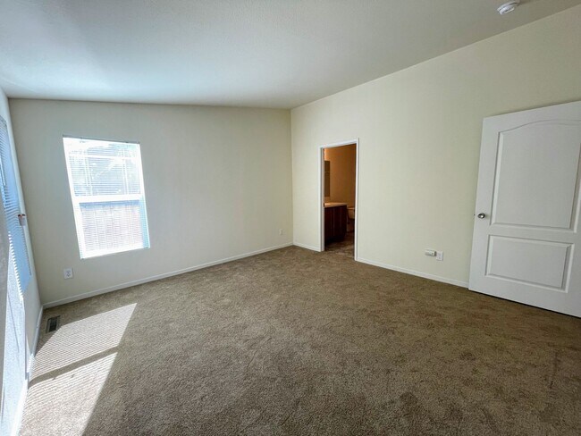 Building Photo - 3 Bedroom Mobile Home for rent!