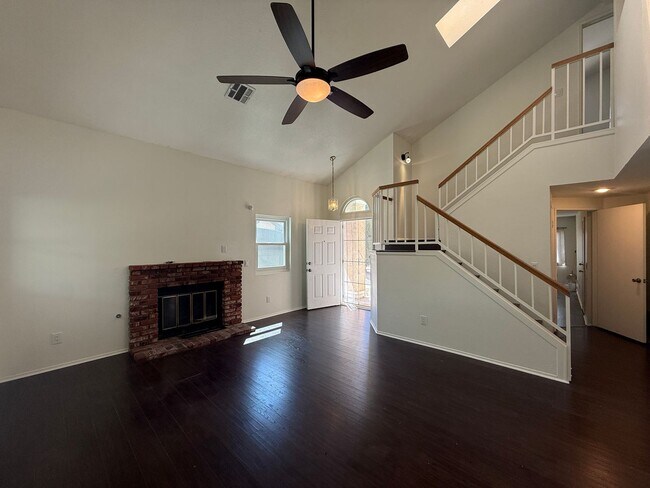 Building Photo - Lancaster 3 Bedroom + 2 Bathroom