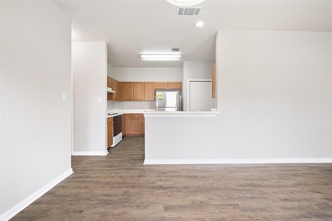 Building Photo - 2300 S Bagdad Rd
