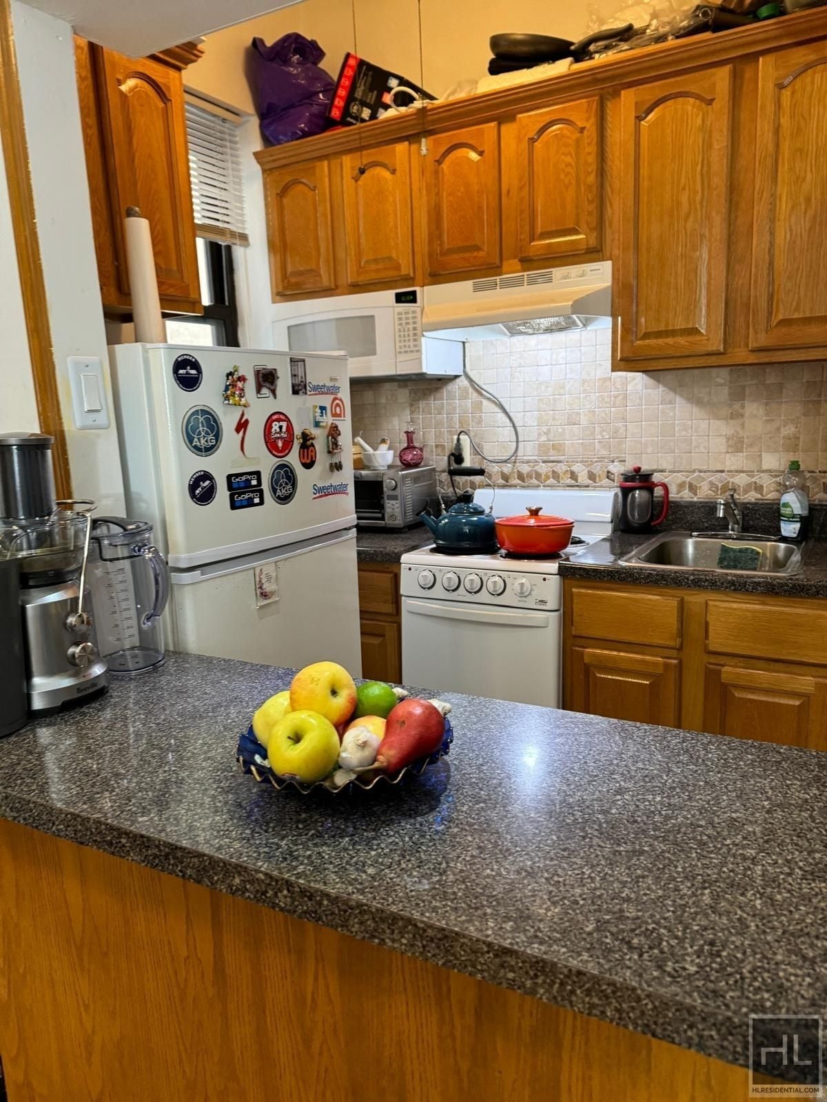 Building Photo - W 56th St