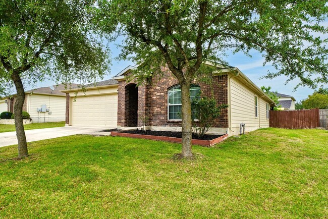Building Photo - Charming 3-Bedroom Home in Schertz - Great...