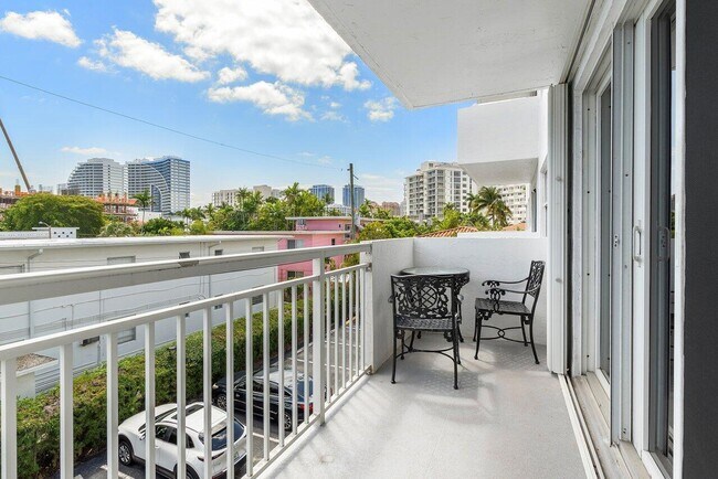Building Photo - 550 Bayshore Dr