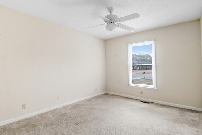 Building Photo - 103 Sallie Pl