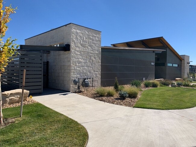 Building Photo - Exquisite 4 Bed 2.5 Bath Single Family Home with 3-car garage