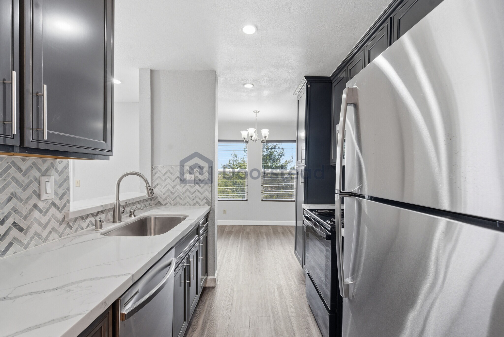 Building Photo - 675 Newbury Ln