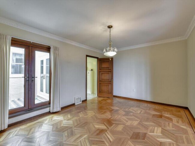 Building Photo - 3 bedroom in San Francisco CA 94118