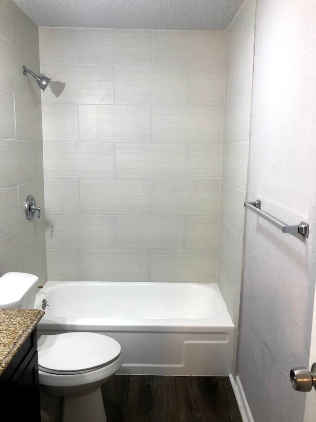 Building Photo - 1741 Crystal Way