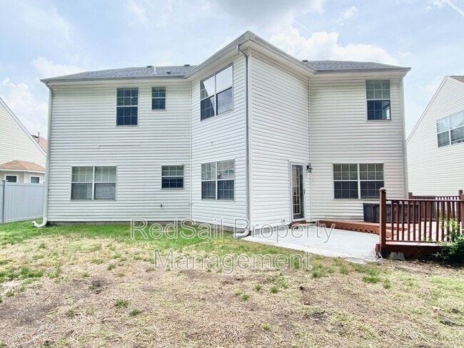 Building Photo - 889 Holbrook Dr
