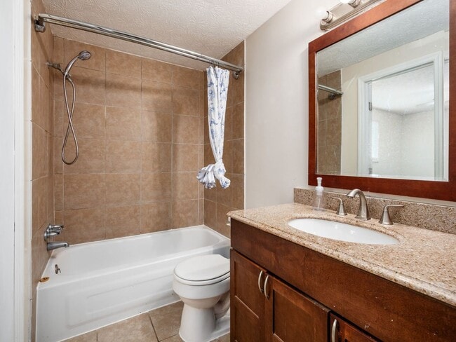 Building Photo - 3 Bedroom 1.5 Bath Single Family Home - Hilliard, OH