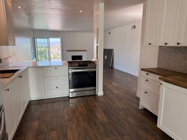Building Photo - 6985 Ramfos Ln