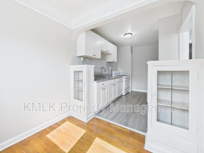Building Photo - 1346 Kenilworth Ave