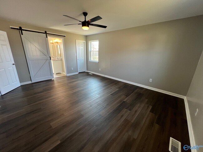 Building Photo - 132 Mandy Dr