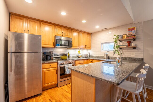 Building Photo - 1111 N Honore St